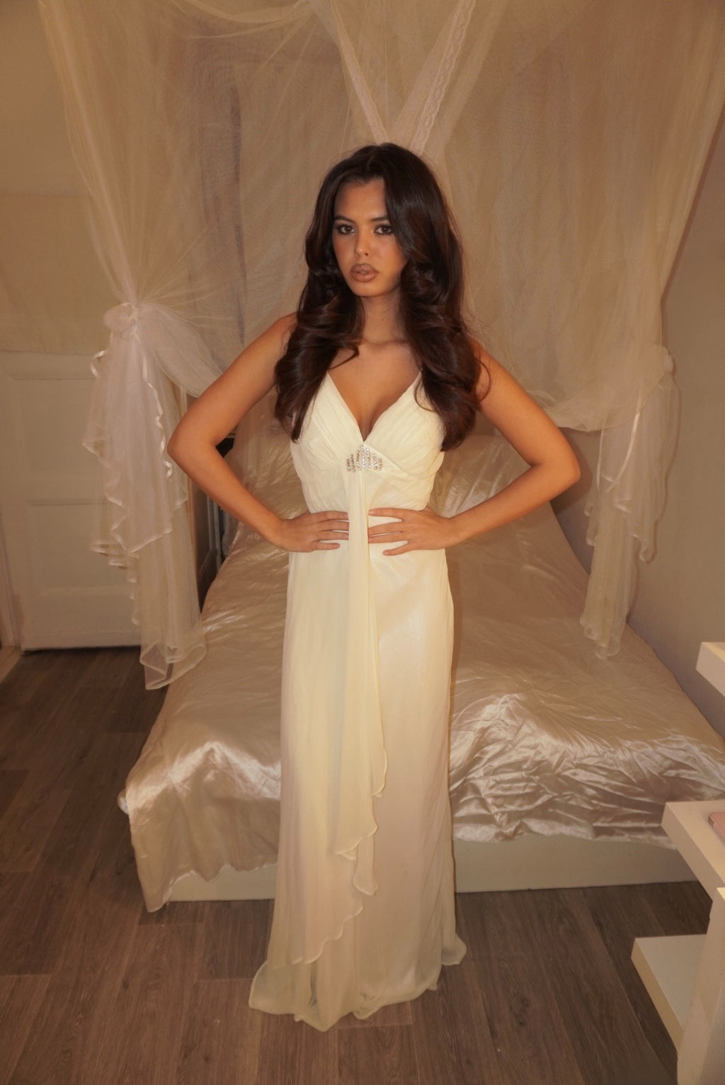 Elegant White Evening Dres